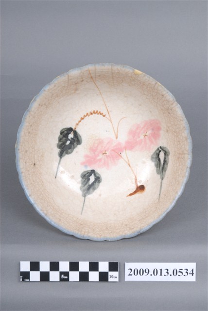 彩繪花卉紋菱花口碗 (共7張)