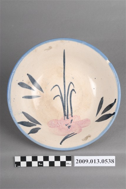 青花粉紅彩花卉紋碗 (共7張)