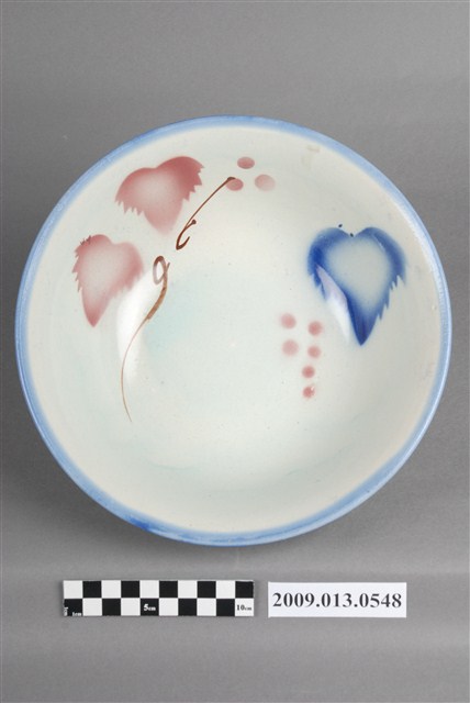 青花粉紅彩噴釉葡萄紋碗 (共7張)