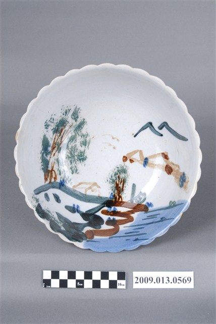 淡藍釉彩繪山水紋菱花口碗 (共7張)