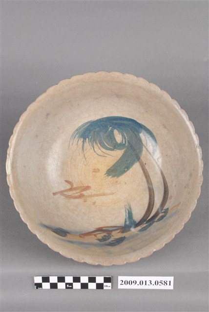 彩繪椰樹海景紋菱花口碗 (共7張)