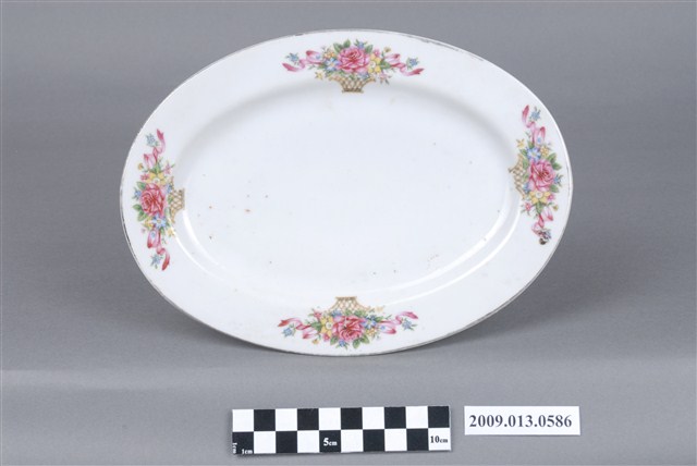 白瓷彩釉印花薔薇花紋橢圓盤 (共9張)