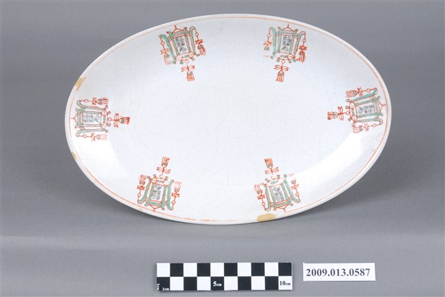 釉上彩印花兼手繪宮燈紋腰型盤 (共4張)