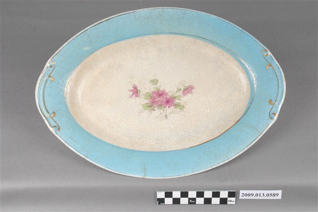 白瓷彩釉菊花紋橢圓盤 (共9張)