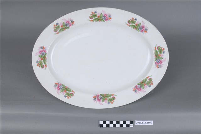 白瓷彩釉印花花菓紋橢圓盤 (共8張)
