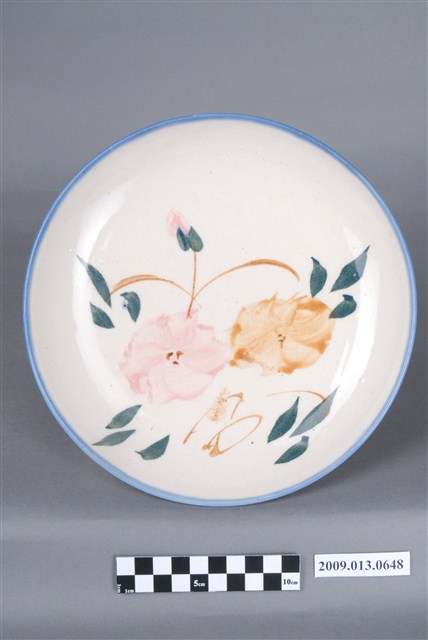 釉下多彩花卉紋盤 (共4張)