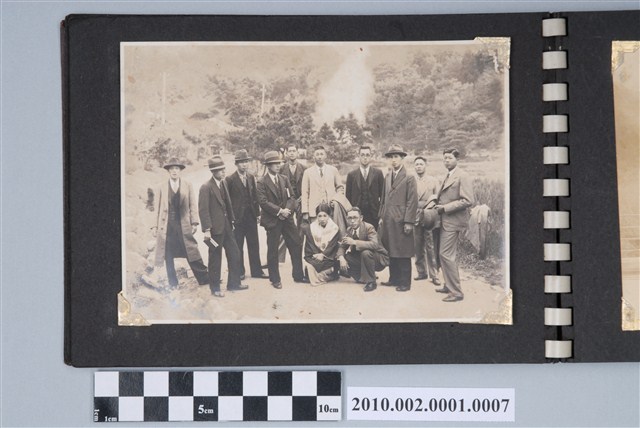 東天下納福溫泉紀念合照 (共2張)