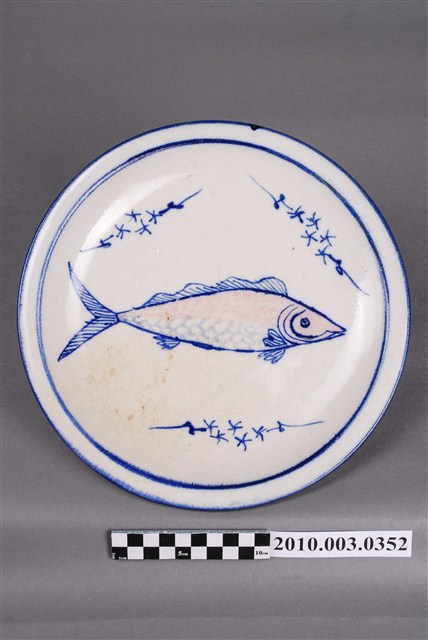 手繪粉紅釉鯉魚紋圓盤 (共7張)