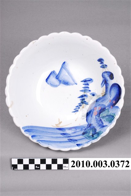 手繪白瓷山水紋花形碗 (共4張)