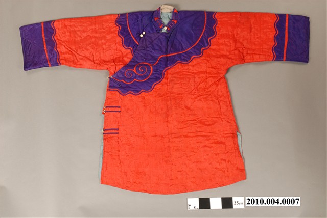 朱紅絲質大襟鑲緄女襖 (共10張)