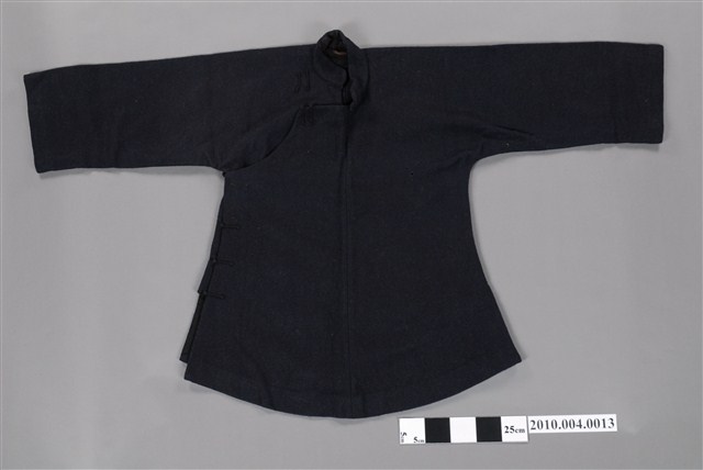 黑色毛料大襟女上衣 (共13張)