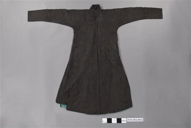 黑絲質緹花大襟男長袍 (共8張)