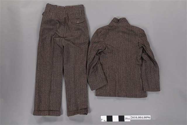 棕色條紋毛料男性西式套裝 (共4張)