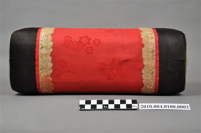 花鳥紋大紅枕頭 (共5張)