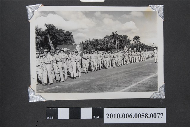 臺灣省立師範大學支援金馬大遊行工教系同學於介壽路留影 (共2張)