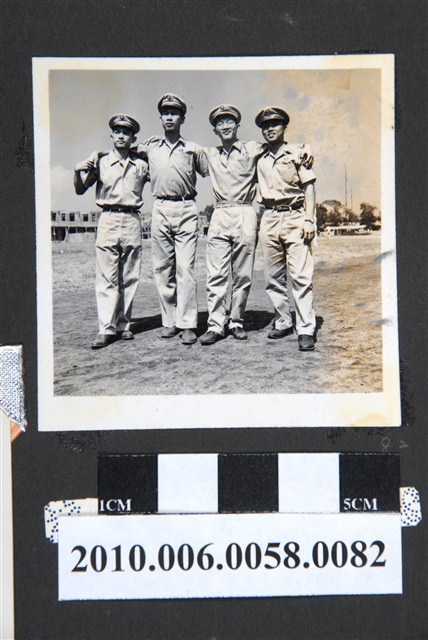 臺灣省立師範大學支援金馬大遊行同學合照 (共2張)