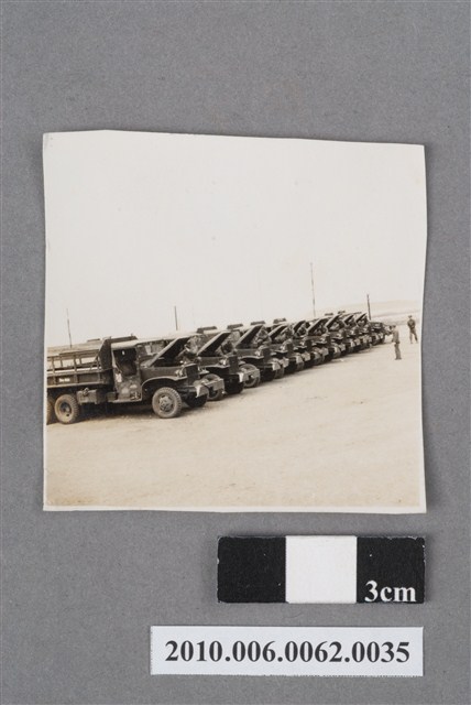 廣場集結車輛 (共4張)