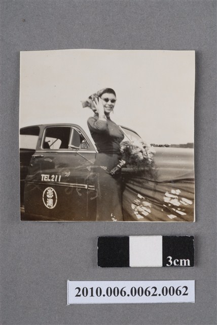 女子獨照 (共4張)