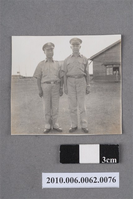 兩位男性合照 (共4張)