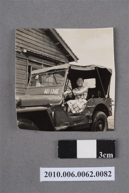 女子獨照 (共4張)