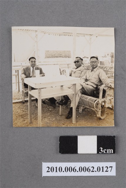 涼棚休憩合影 (共4張)