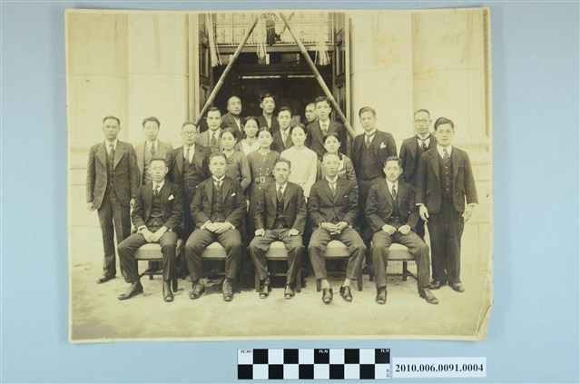 昭和12年1月1日臺灣銀行彰化支店新年合照 (共3張)