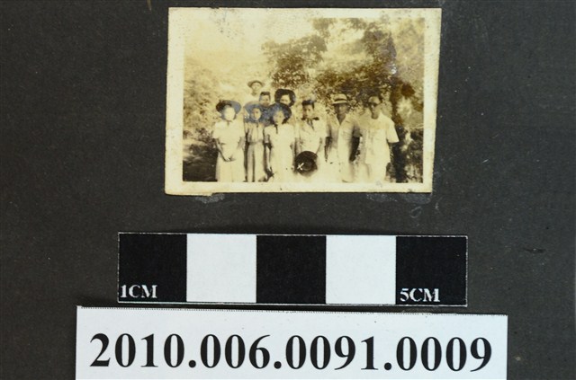 3男6女合照 (共1張)