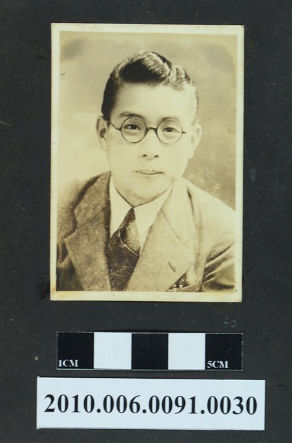 男子獨照 (共1張)