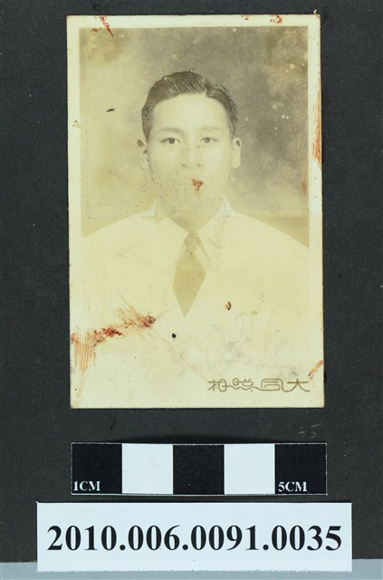 男子獨照 (共1張)