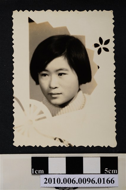 女子獨照 (共2張)