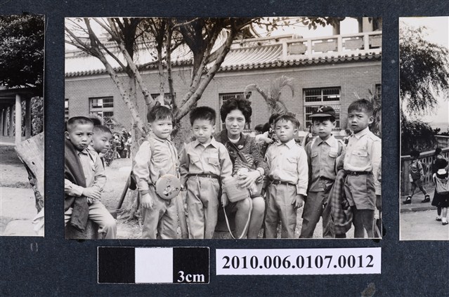 民國58年11月18日曹永昌等於北投忠義廟遠足合照 (共2張)
