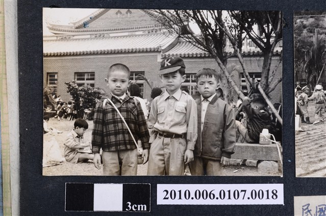 民國58年11月18日曹永昌等於北投忠義廟遠足合照 (共2張)