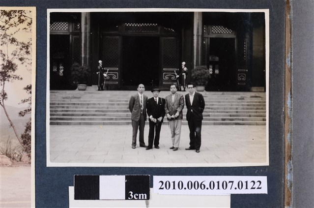 1972.1.12~13曹恕與唯岡氏等人於忠烈祠合照 (共2張)