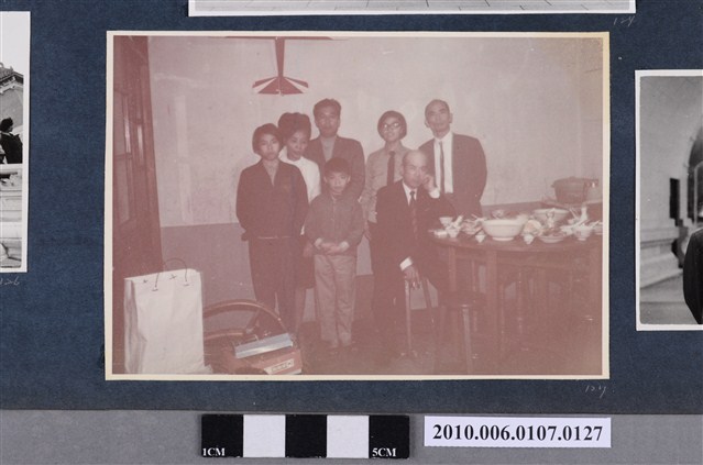 1972.1.12~13曹恕一家與唯岡氏等人合照 (共2張)