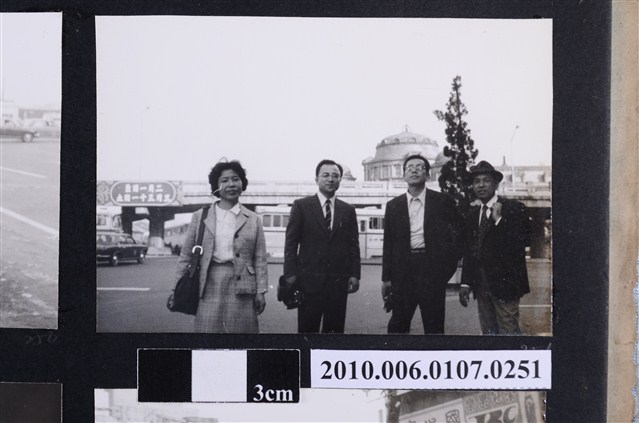 63.2.17唯岡氏兄妹合照 (共2張)