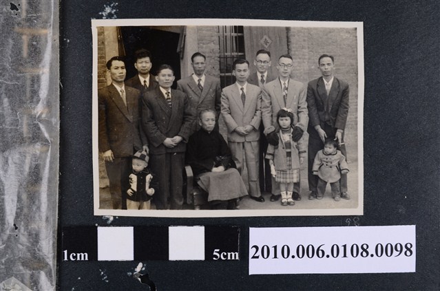 1957年元旦曹恕等人紀念合照 (共2張)