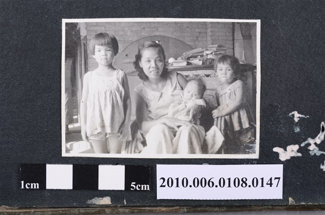 曹恕妻兒合照 (共1張)