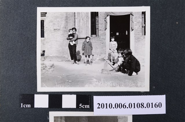 一九六二年農曆春節曹恕女兒等人剪影 (共1張)