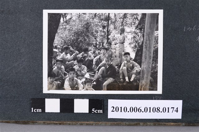 1962.4.2木柵仙公廟遠足合照1 (共1張)