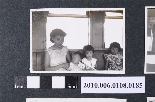 1962.8.26遊淡水海水浴場1 (共1張)