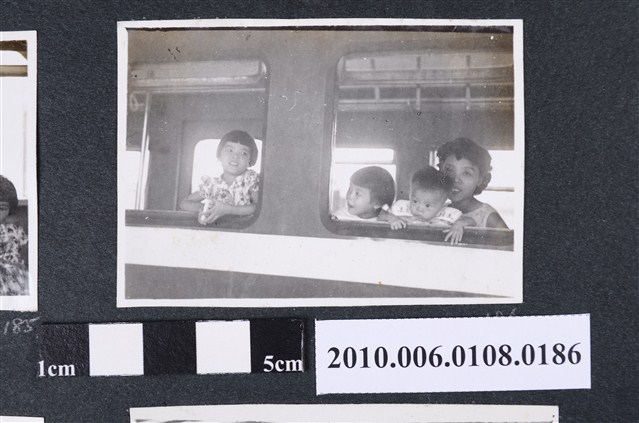 1962.8.26遊淡水海水浴場2 (共1張)