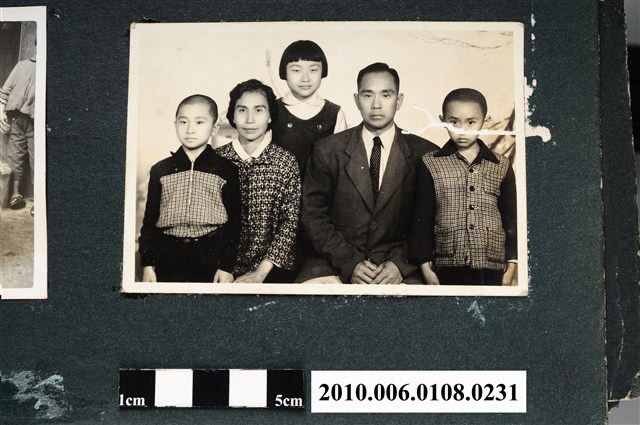 1963年兒童節許為堯一家合照 (共1張)