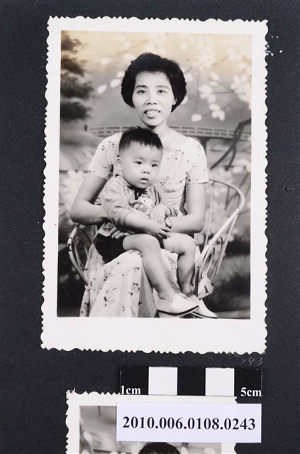 曹恕妻兒合照 (共1張)
