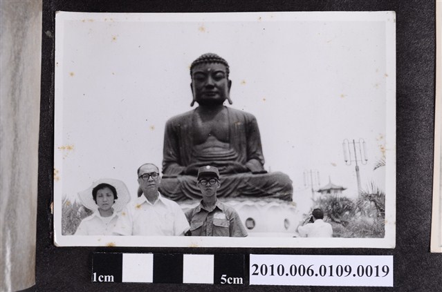 三人於八卦山大佛前合照 (共1張)