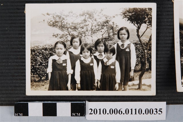 六女童合照 (共1張)