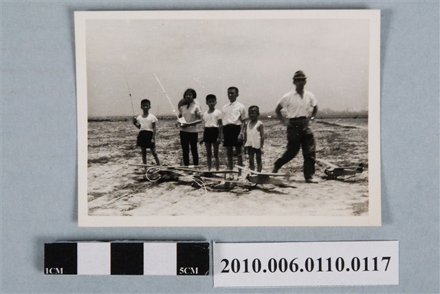 曹恕等六人合照 (共2張)