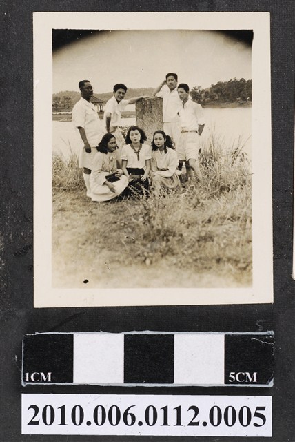 4名男子與3名女子合影 (共1張)