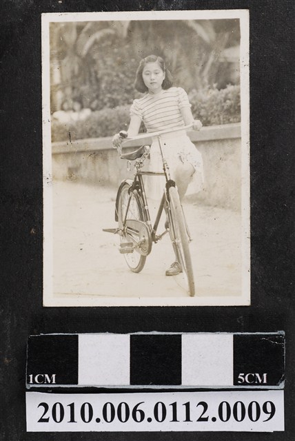 女子獨照 (共1張)