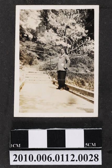 男子獨照 (共1張)