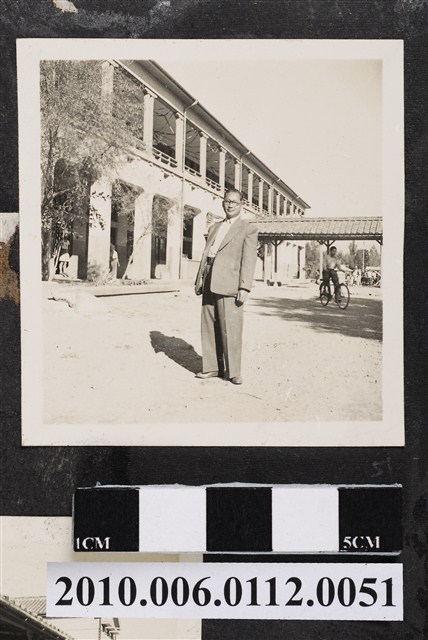 男子獨照 (共1張)